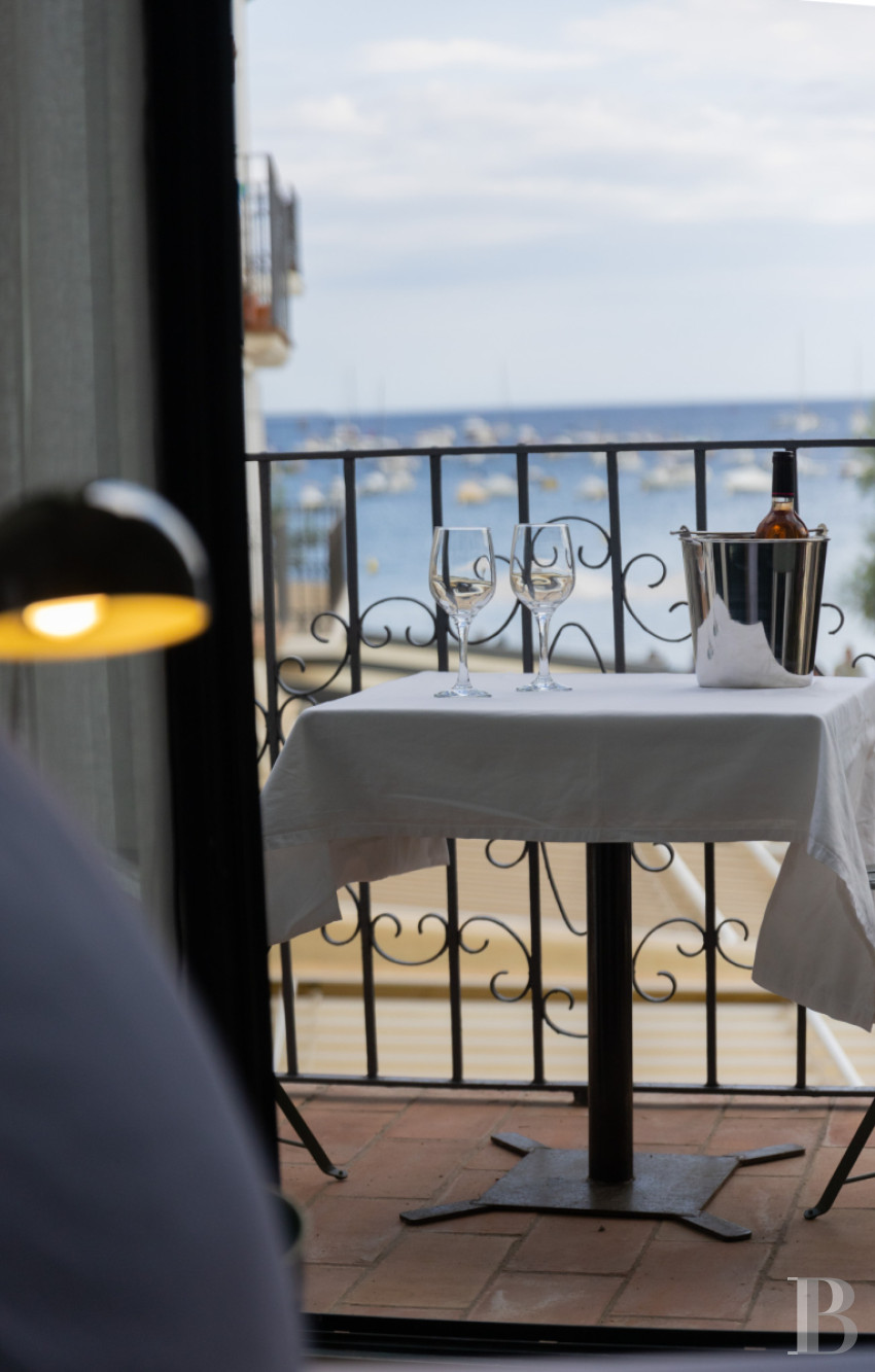 À Cadaqués, en Catalogne, une vaste maison des années 1920 dans le centre du village - photo  n°15